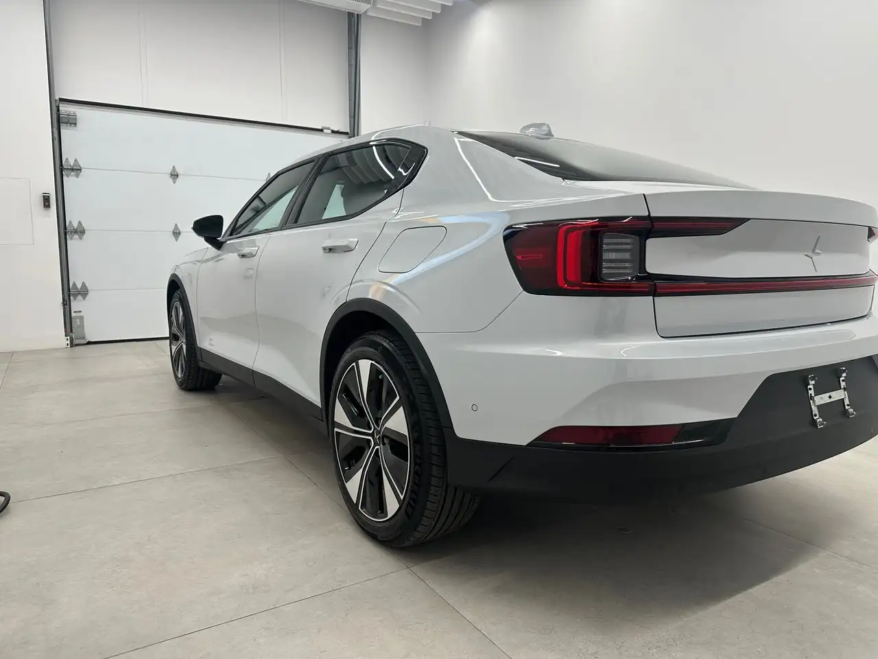 Polestar 2 снимка Polestar 2