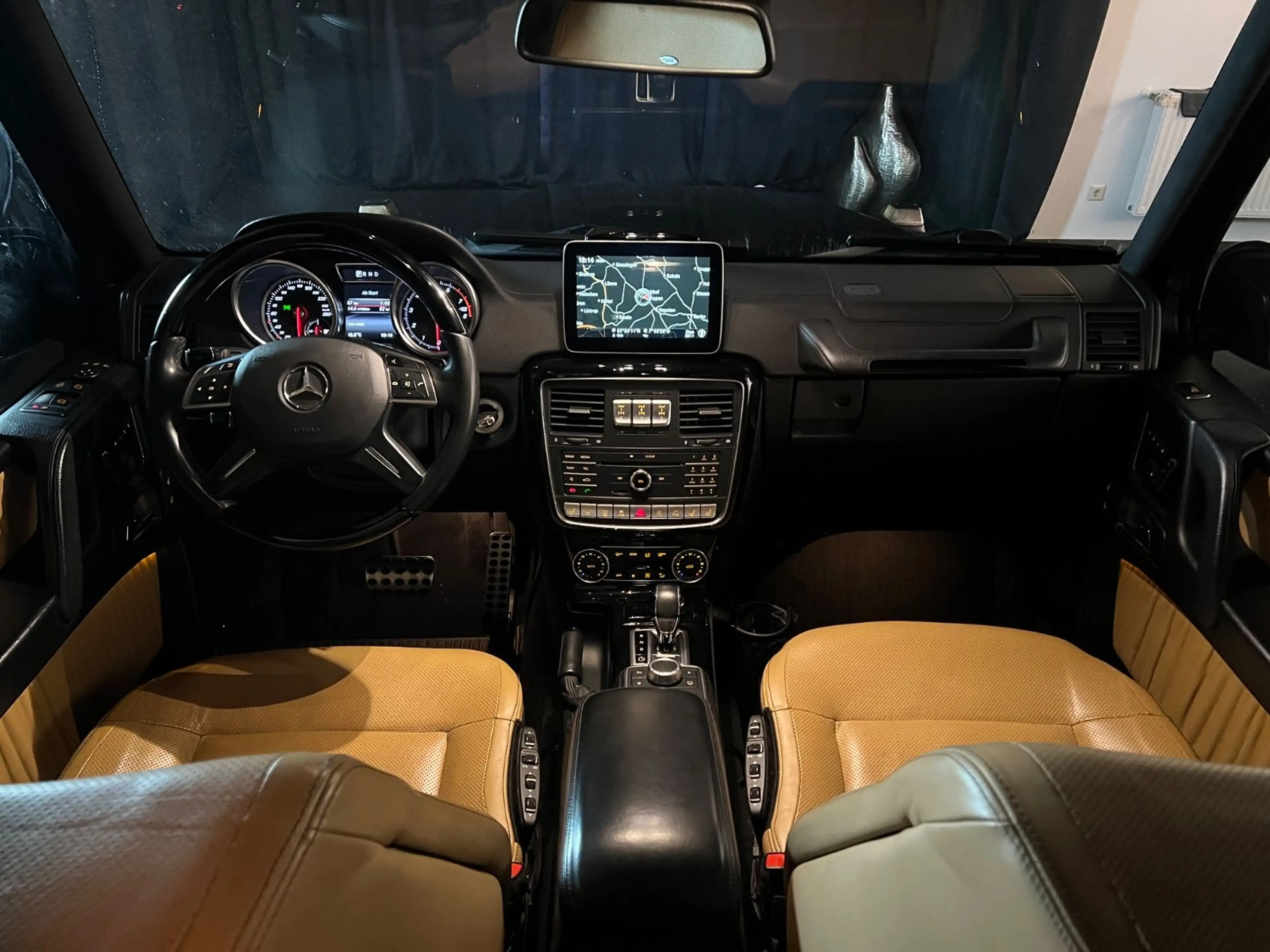 Mercedes-Benz G 500 AMG — photo 10