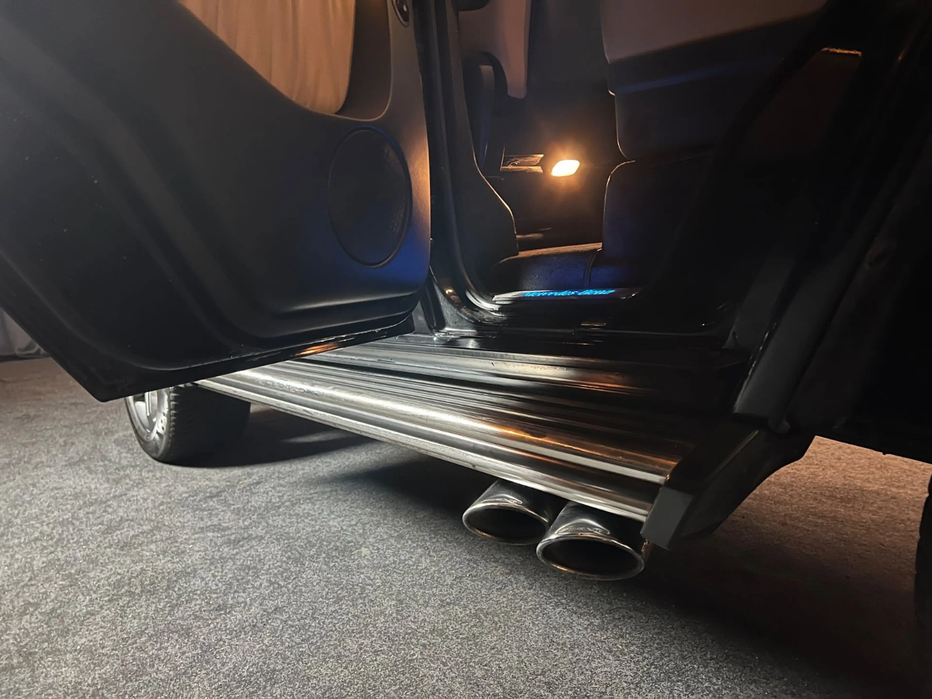 Mercedes-Benz G 500 AMG — photo 9