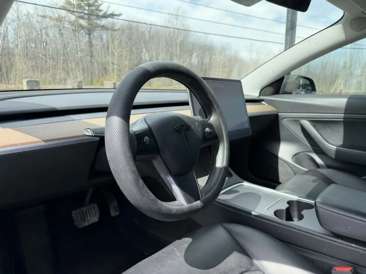 Tesla Model 3 снимка Tesla Model 3