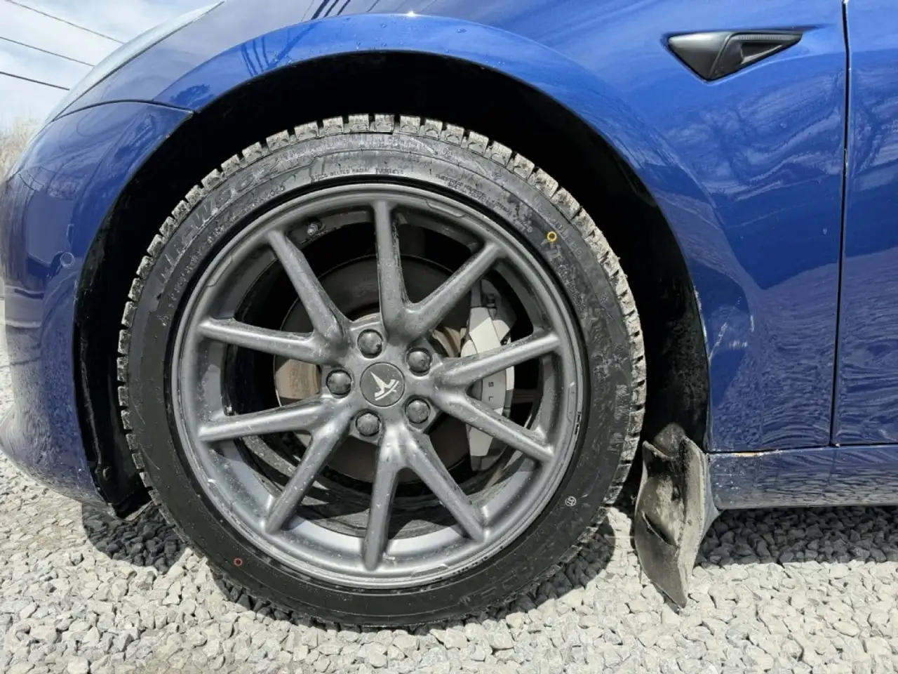 Tesla Model 3 снимка Tesla Model 3