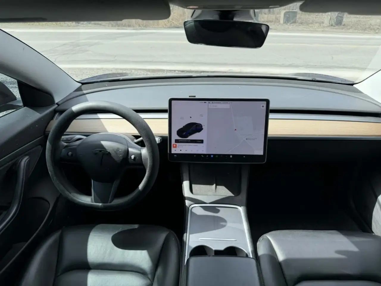 Tesla Model 3 снимка Tesla Model 3