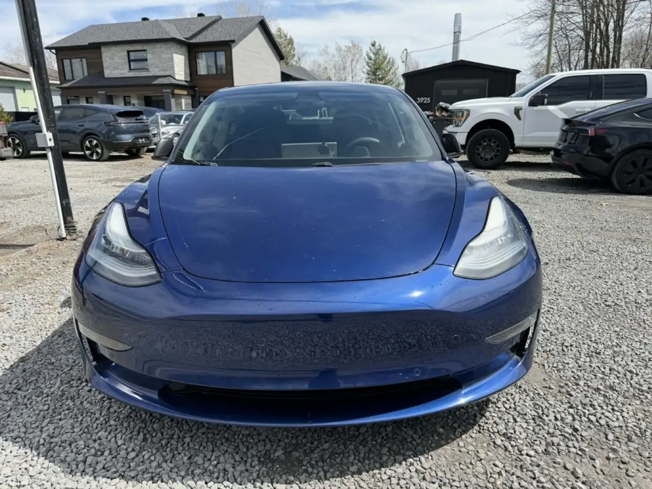 Tesla Model 3 снимка Tesla Model 3