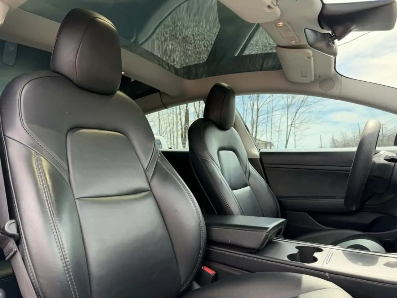 Tesla Model 3 снимка Tesla Model 3