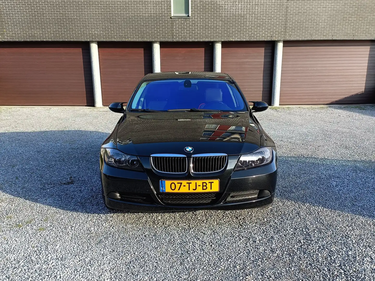 BMW 318 i High Executive Zwart - 1