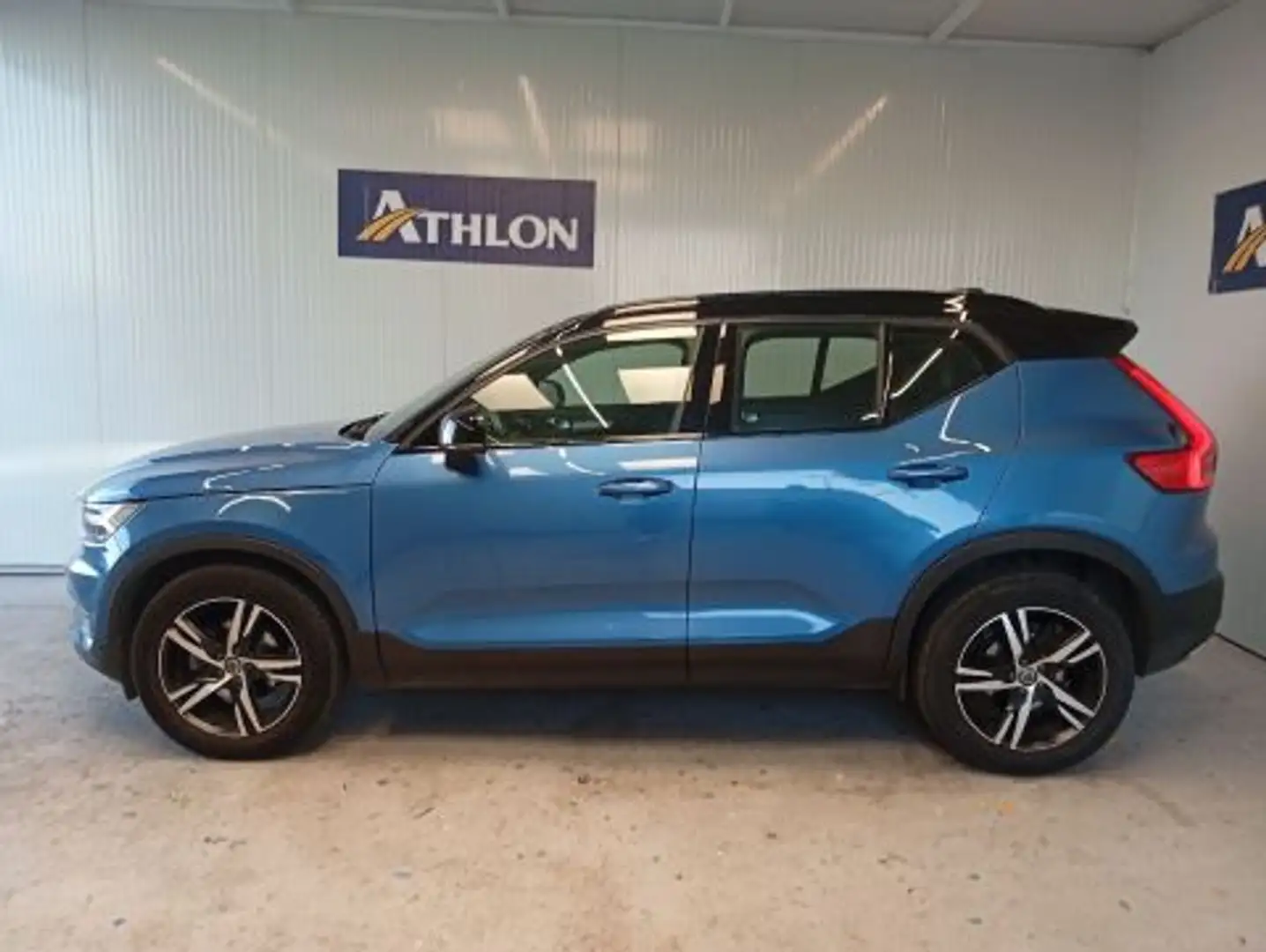 Volvo XC40 D3 R-Design Aut. Bleu - 2