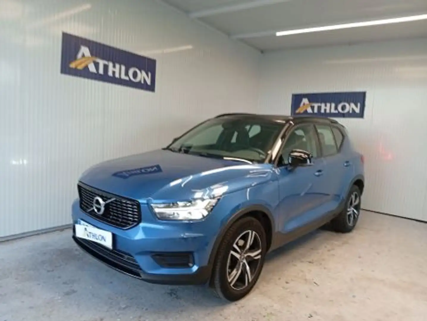 Volvo XC40 D3 R-Design Aut. Bleu - 1