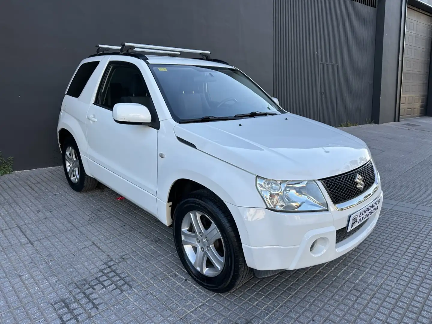 Suzuki Grand Vitara 1.6 L JA Blanc - 1