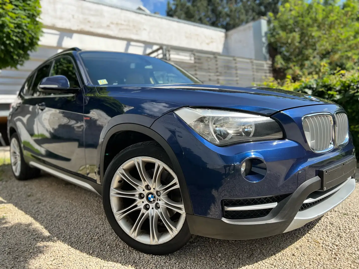 BMW X1 2.0 d sDrive18 Blau - 1