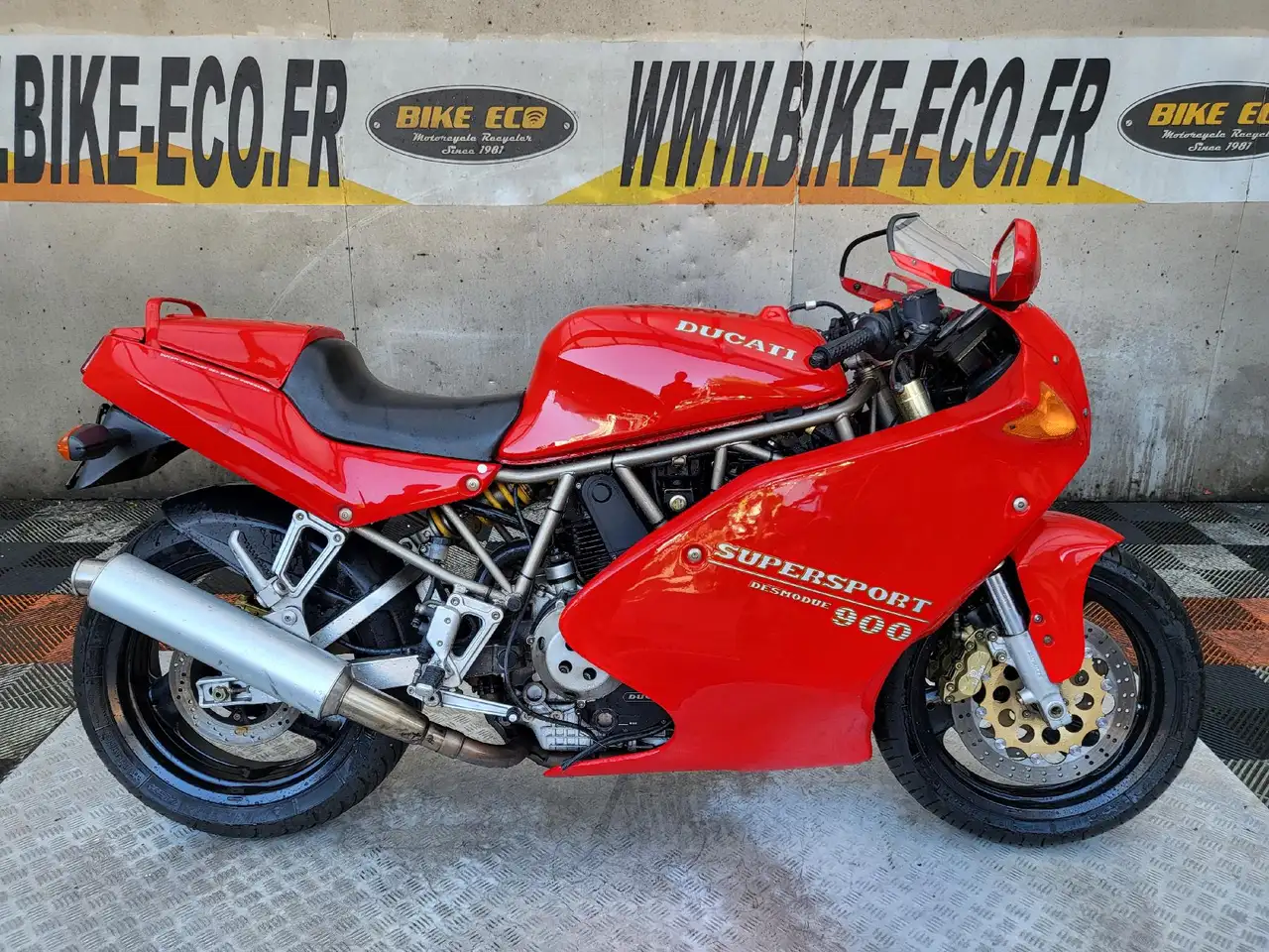 Ducati 900 SS