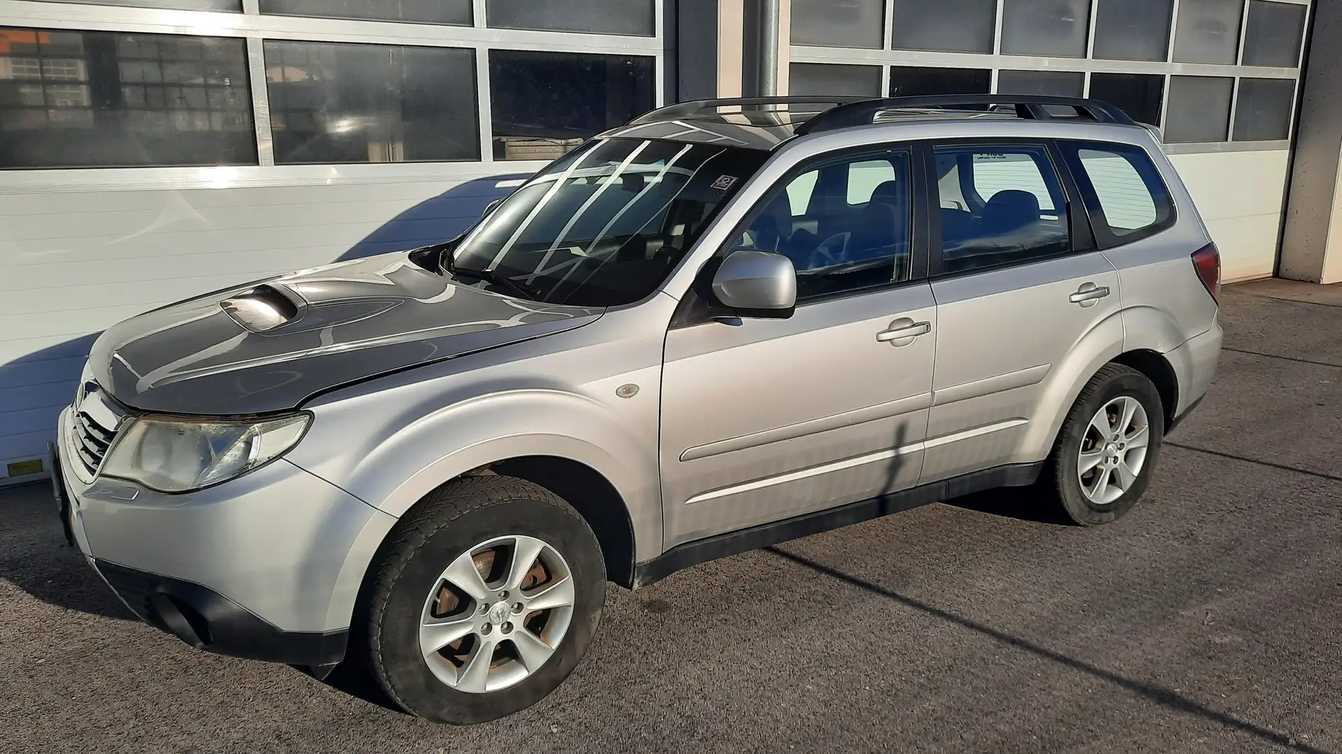 Subaru Forester 2,0D X Classic Argent - 1