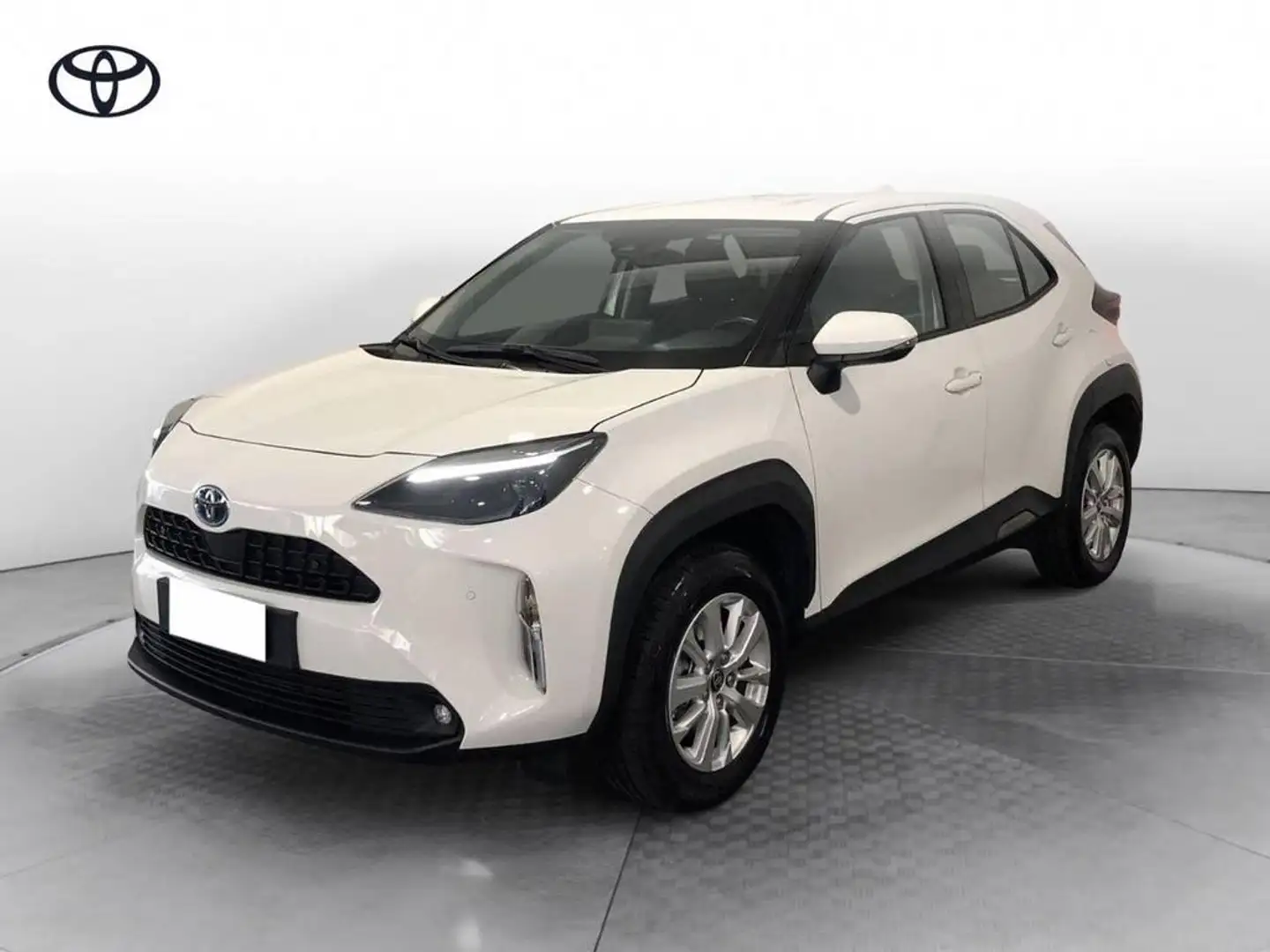 Toyota Yaris Cross 1.5h Business fwd 116cv e-cvt Bianco - 1