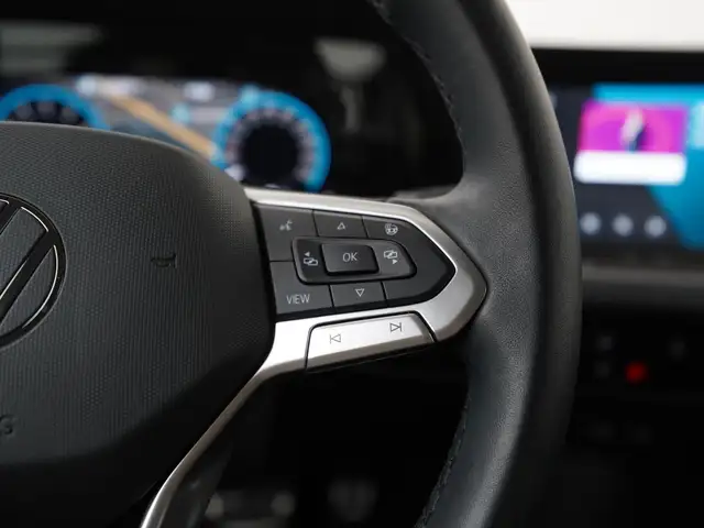 Volkswagen Golf view 9