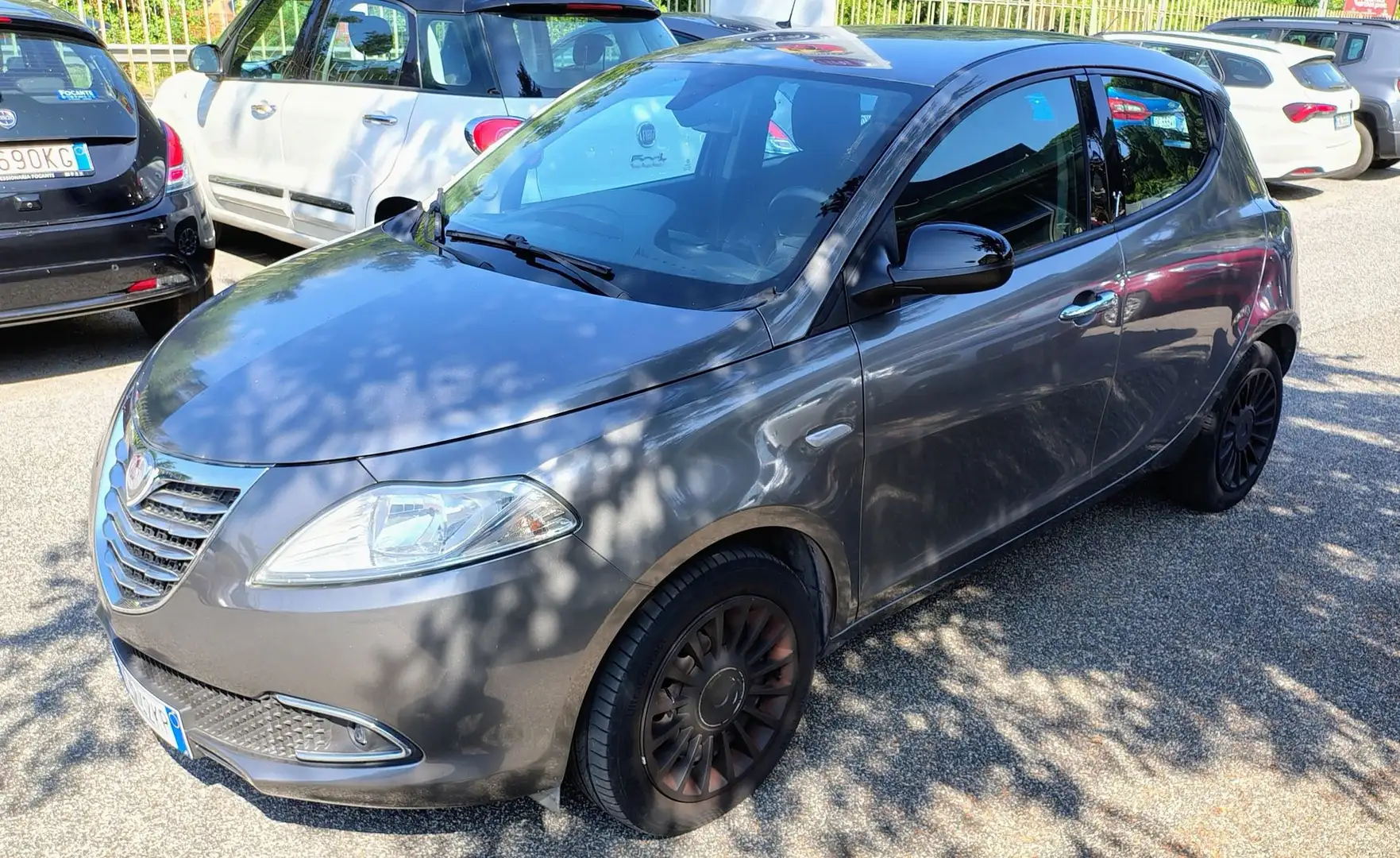 Lancia Ypsilon Ypsilon 1.2 69 CV 5 porte Gold Gris - 2
