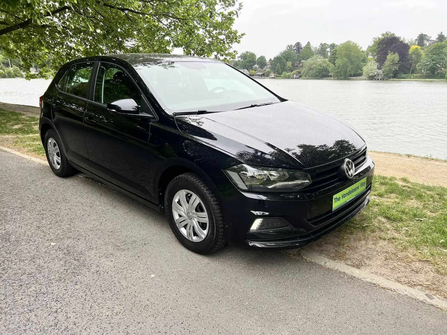 Volkswagen Polo 1.0i Comfortline Zwart - 1