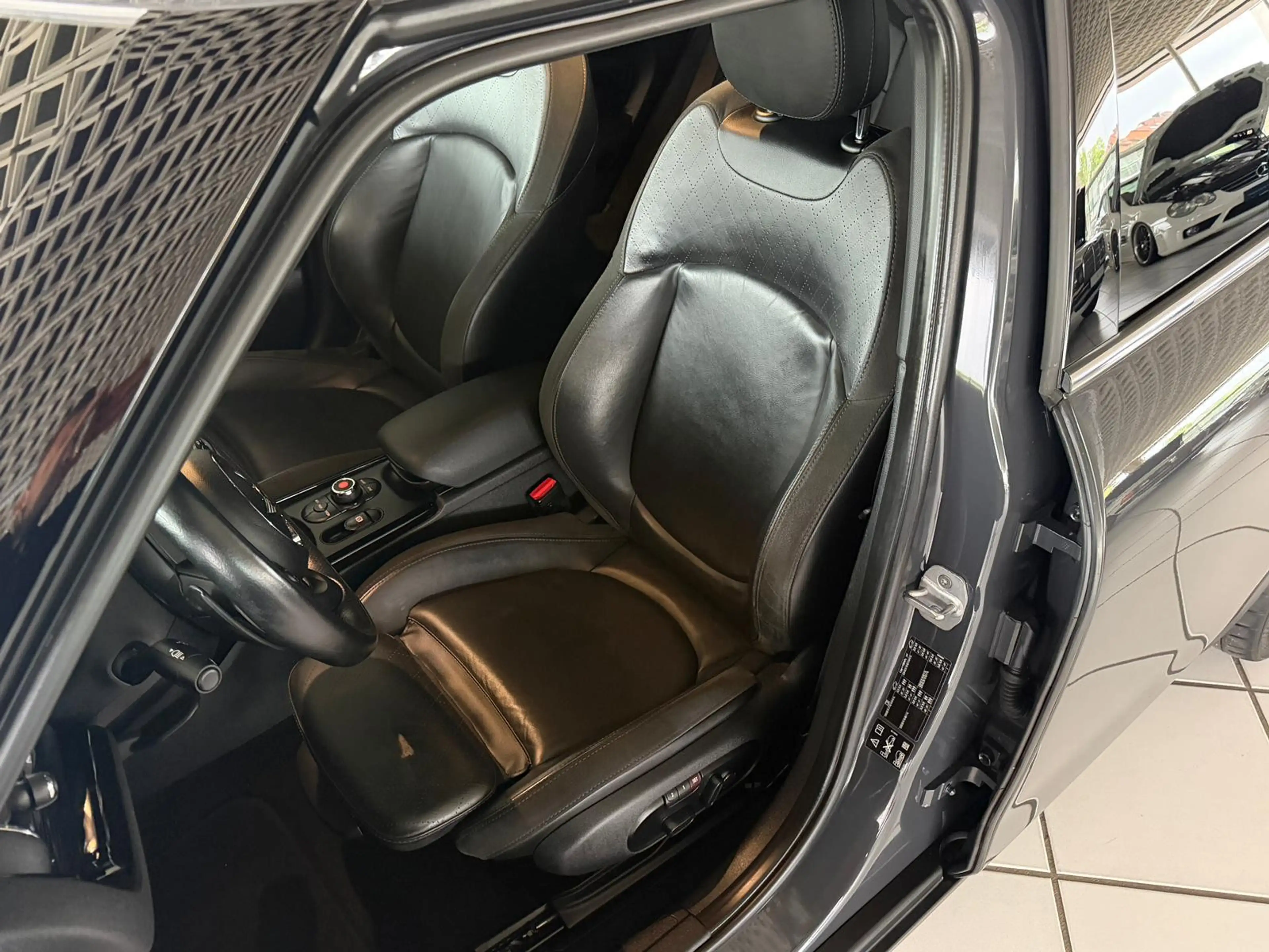 MINI John Cooper Works Clubman KAMERA KEYLESS SHZ 19 — photo 9