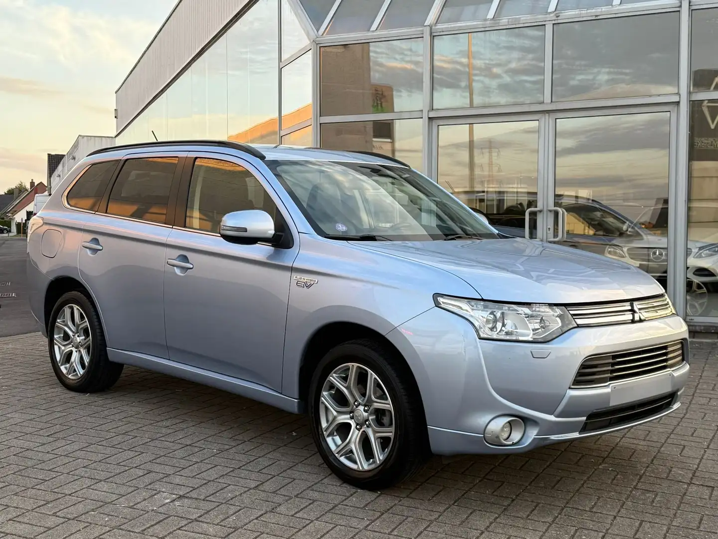 Mitsubishi Outlander 2.0I hybride 89KW AUTOMAT. Année 2014,155.000Km Argent - 2