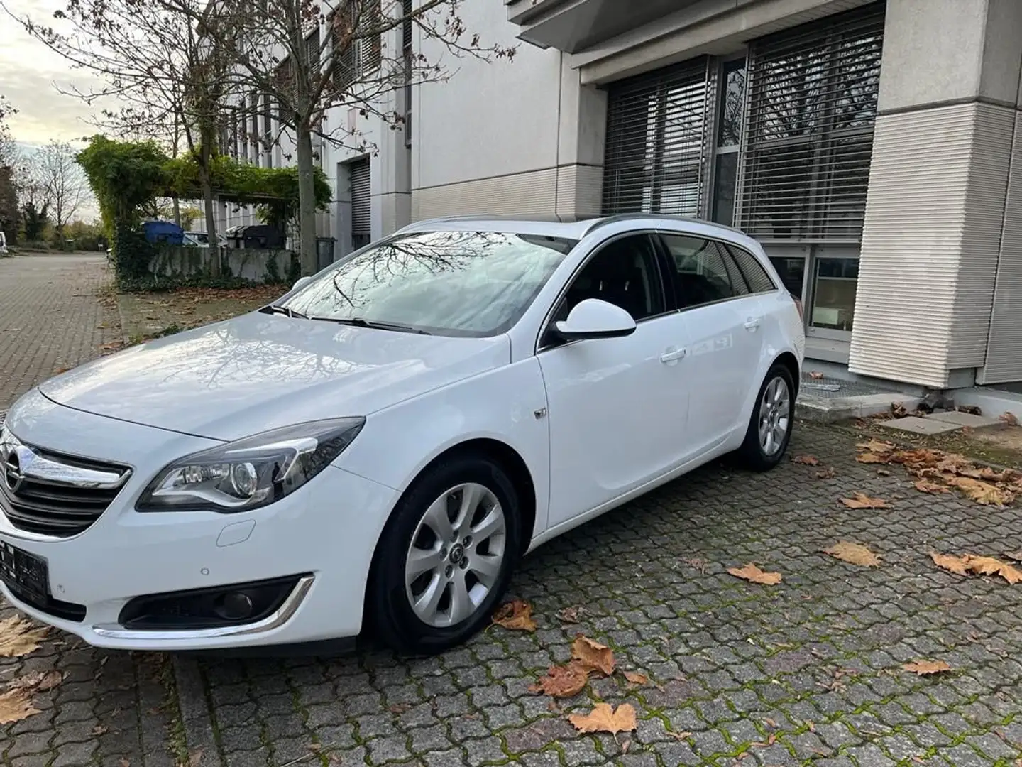 Opel Insignia A Sports Tourer Innovation~1 HAND*Pano* Weiß - 1