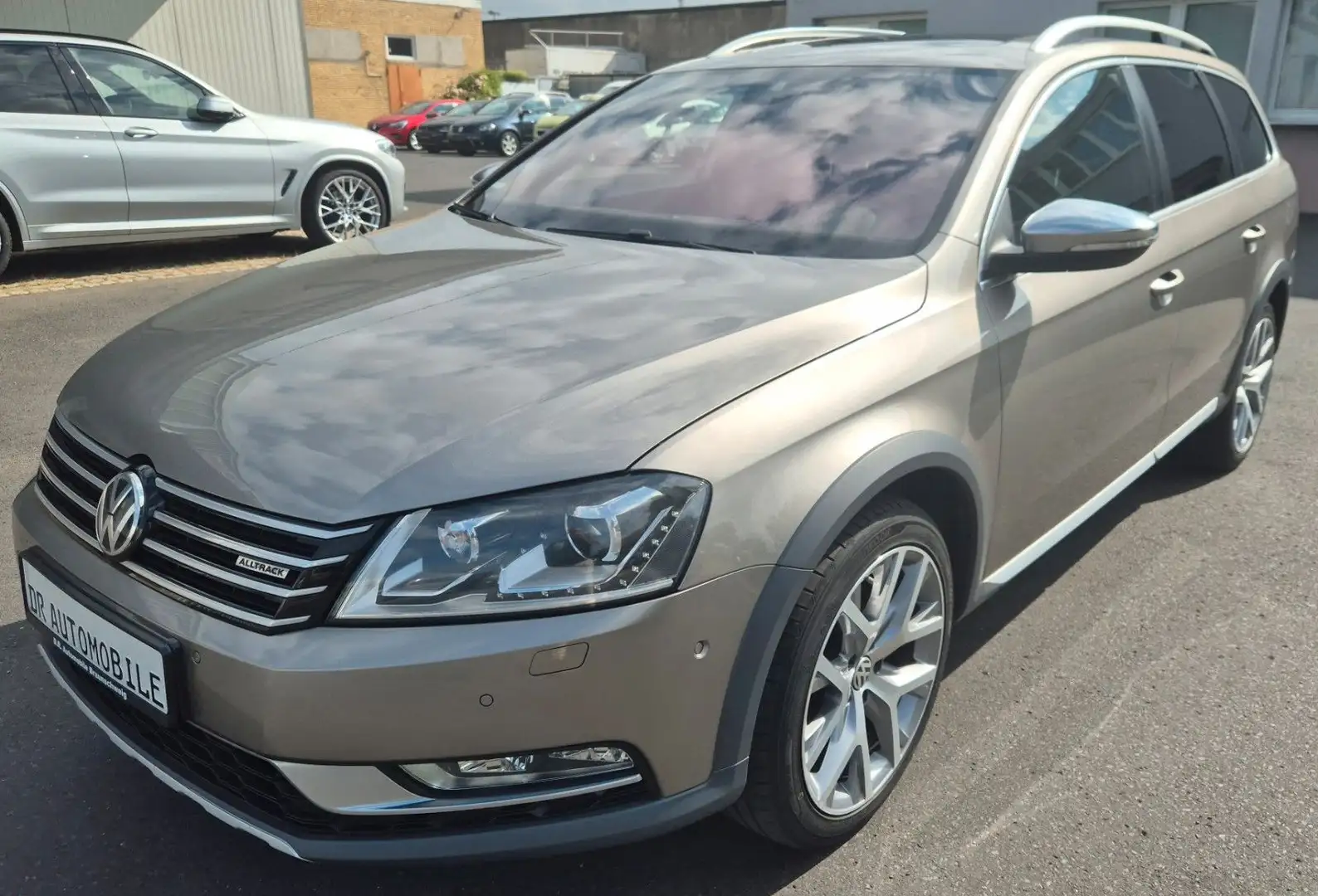 Volkswagen Passat Alltrack *4Motion*Leder*Pano*StHzg*AHK Braun - 1