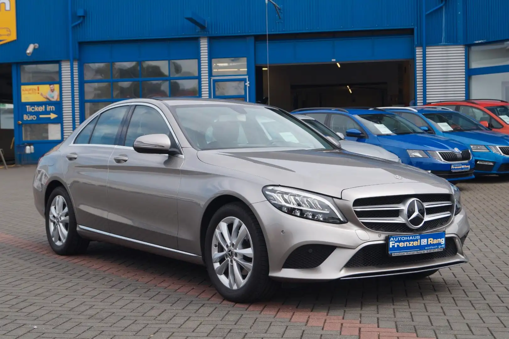Mercedes-Benz C 180 *Garantie*LED*Navi*SHZ*Kamera*Front*Klima* Silber - 1