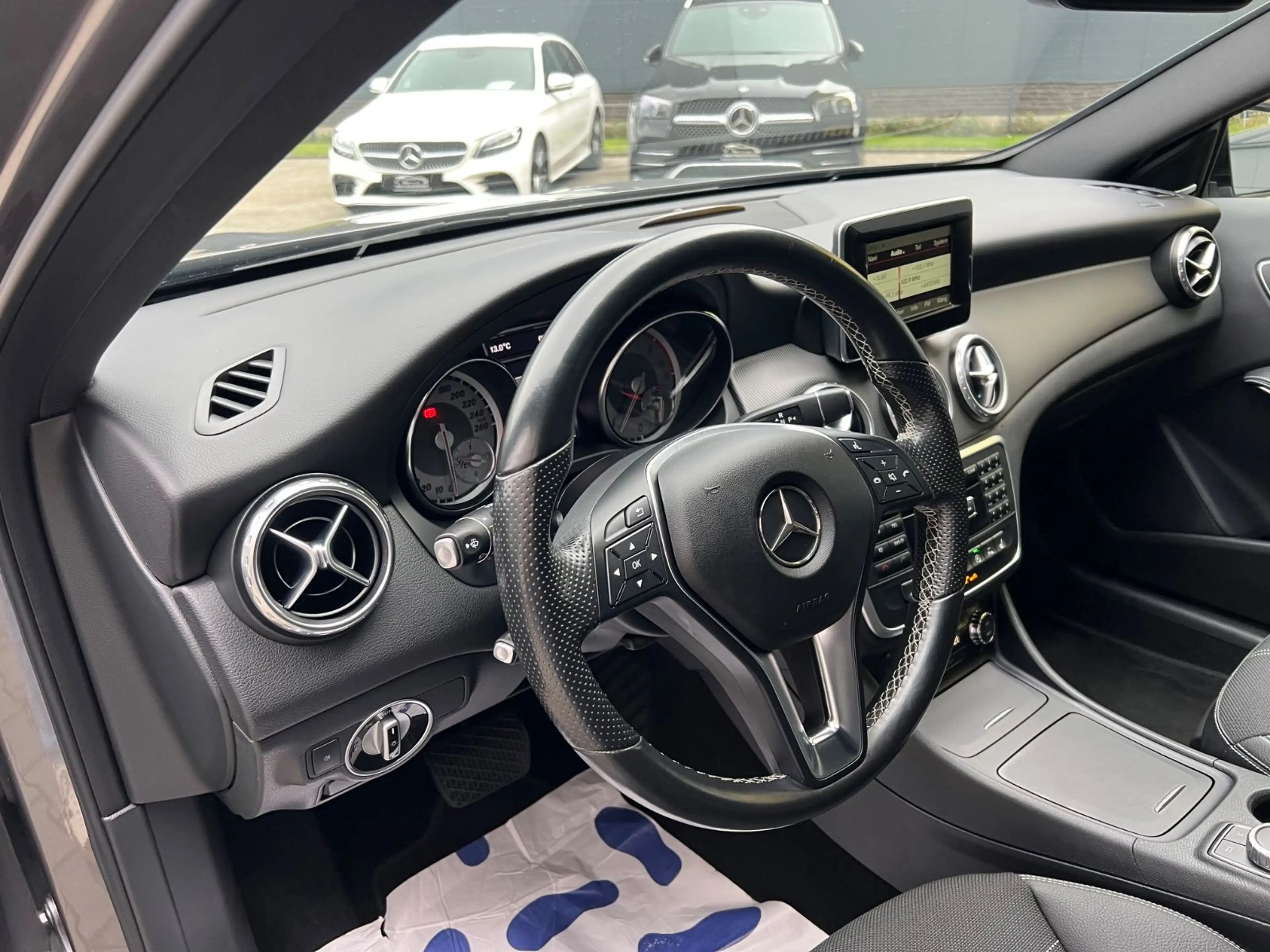 Mercedes-Benz GLA 200 CDI /HARMAN KARDON/8xBEREIFT/MEMORY — photo 13