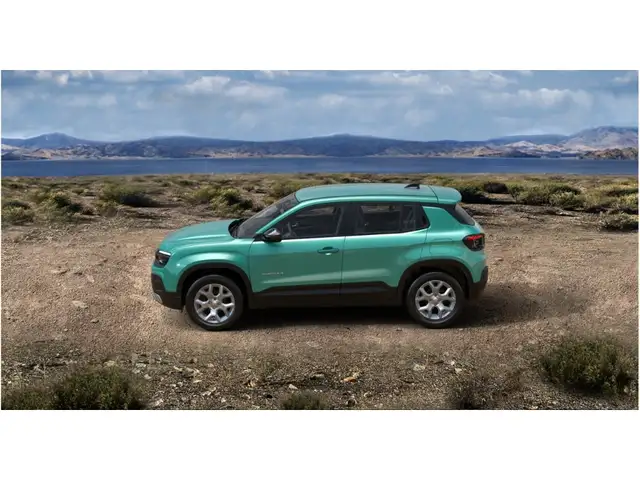 Jeep Avenger view 3