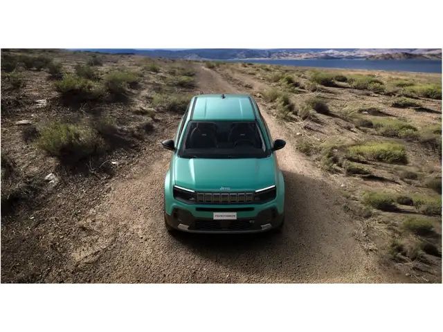 Jeep Avenger view 4