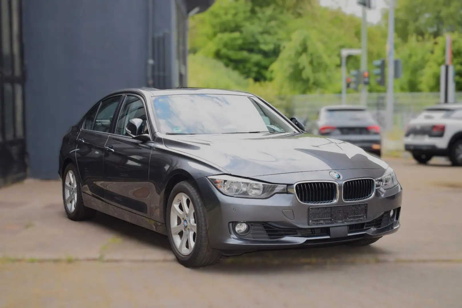 BMW 330 d Autom. HUD SHD Keyless ACC Totwinkel Spur Kamera Gris - 1