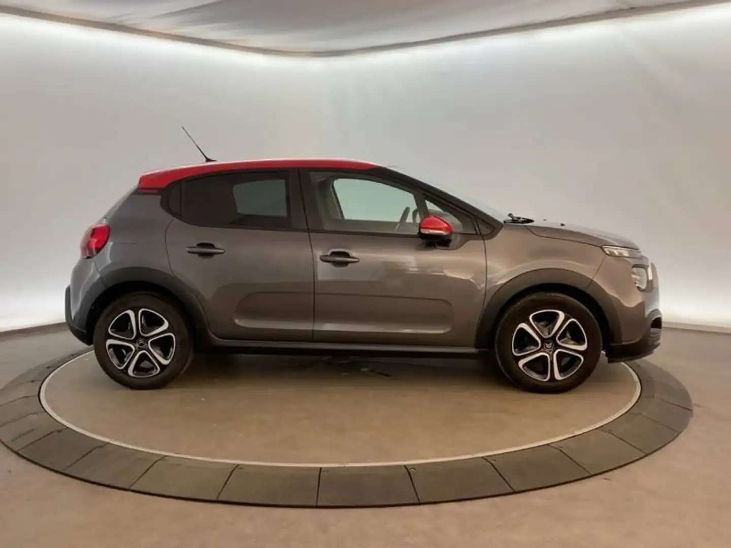 Citroen C3 3 1.2 PureTech 83 S&S MAN Feel Grijs - 2