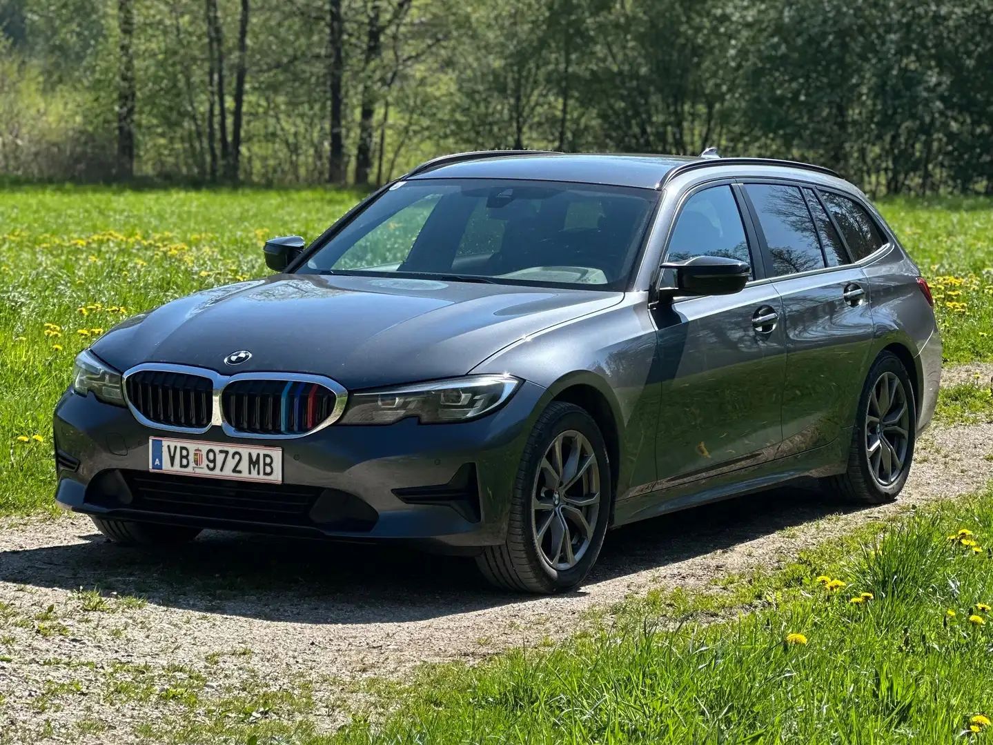 BMW 318 318d Touring Aut. Grau - 1