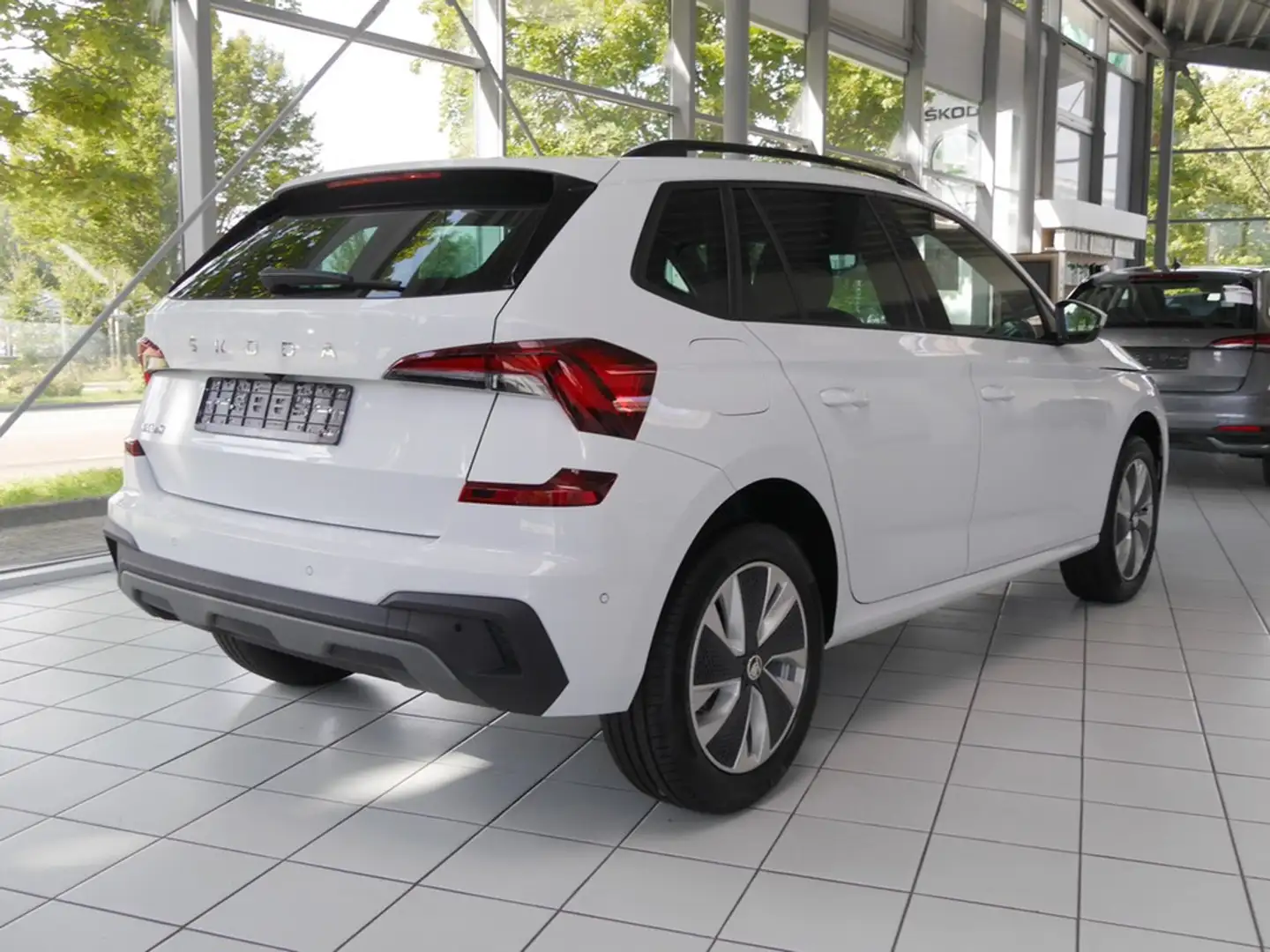 Skoda Kamiq Selection 1.5 TSI DSG Komfort Plus Weiß - 2
