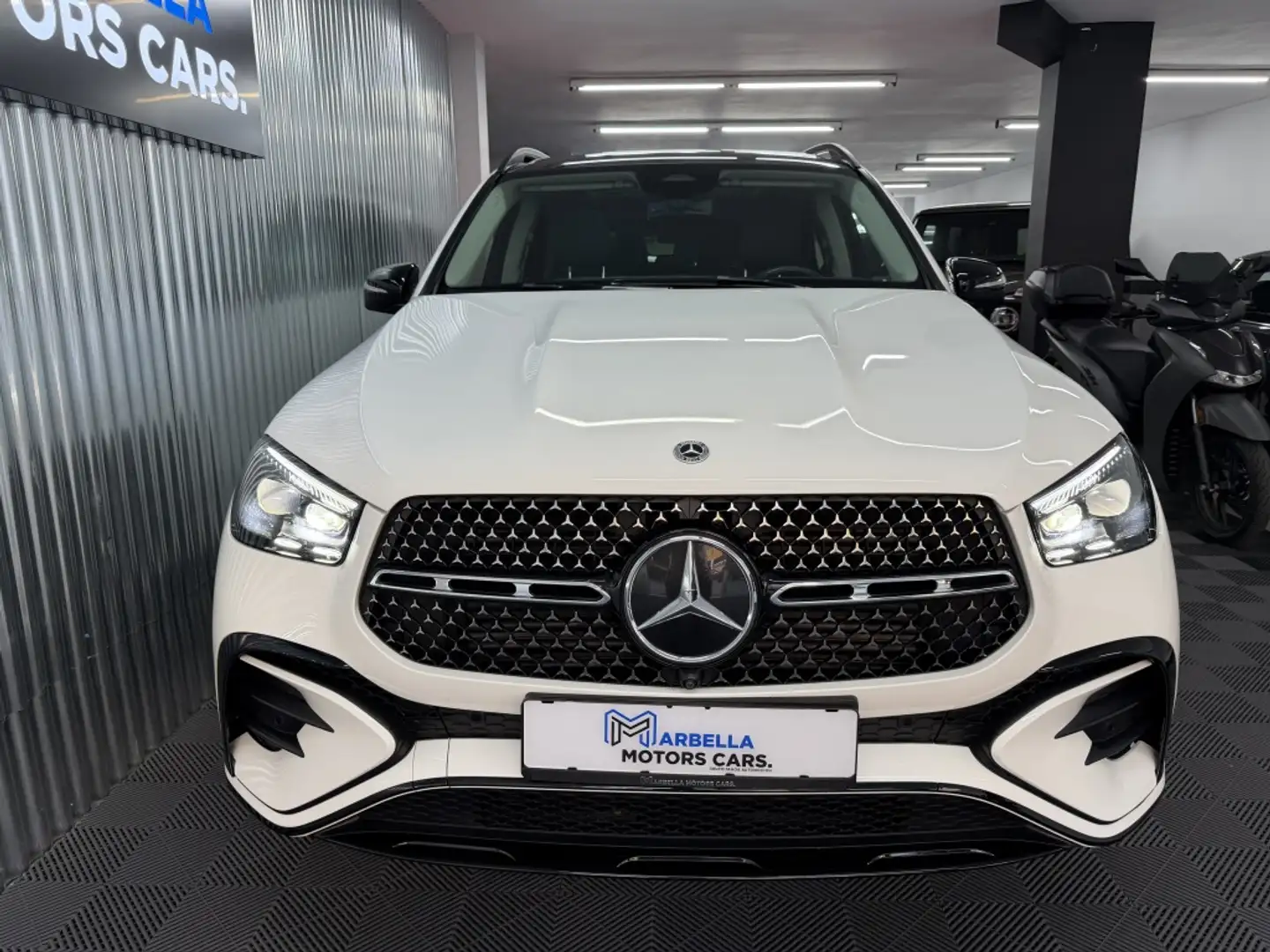 Mercedes-Benz GLE 300 300d 4Matic Aut. Blanco - 2
