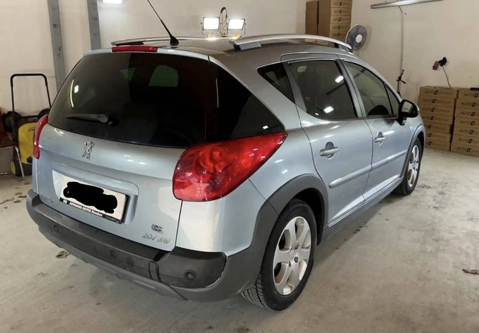Peugeot 207 SW Outdoor 1,6 HDi 95 FAP - 1