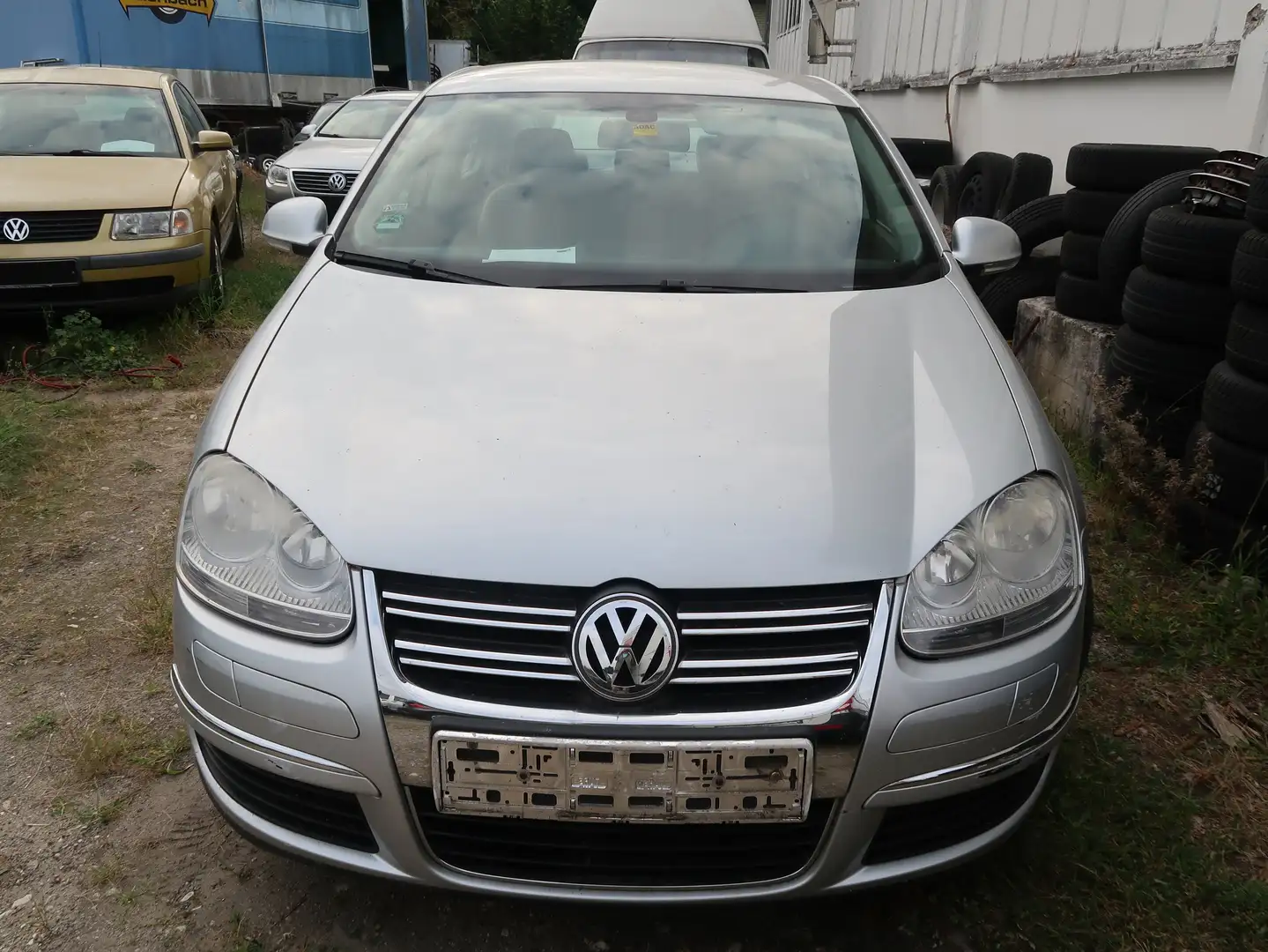 Volkswagen Jetta 1.9 TDi Comfortline Automatik Grau - 1