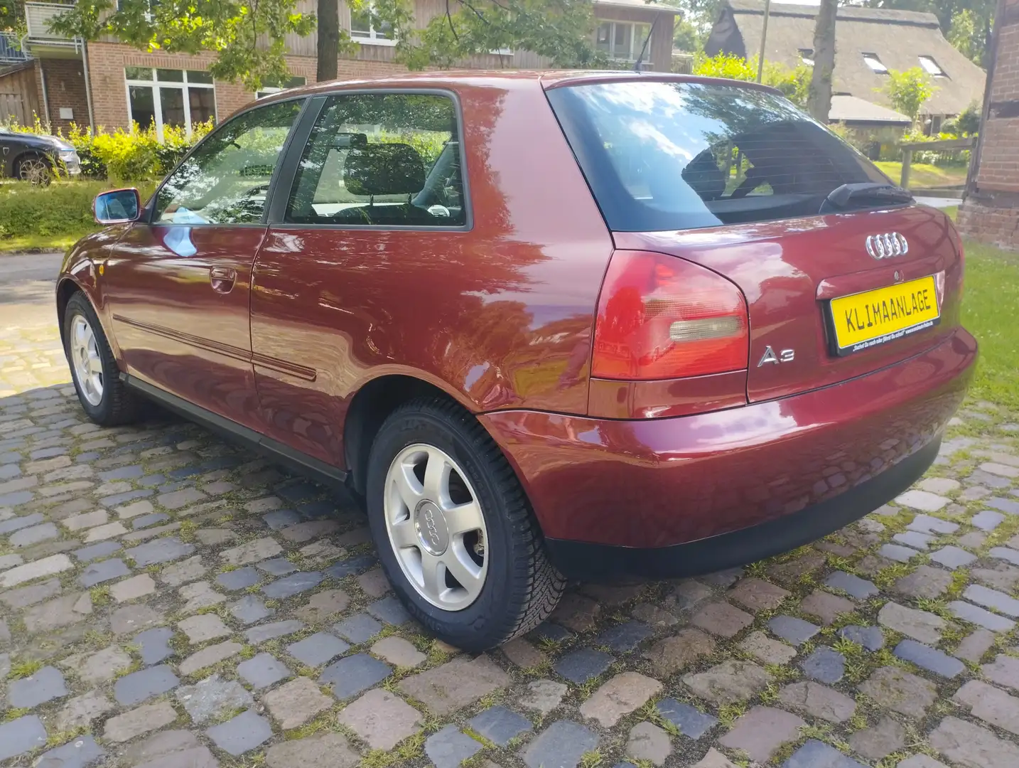 Audi A3 1.6 TÜV, REIFEN & INSP. NEU, *sehr gepflegt* Rot - 2