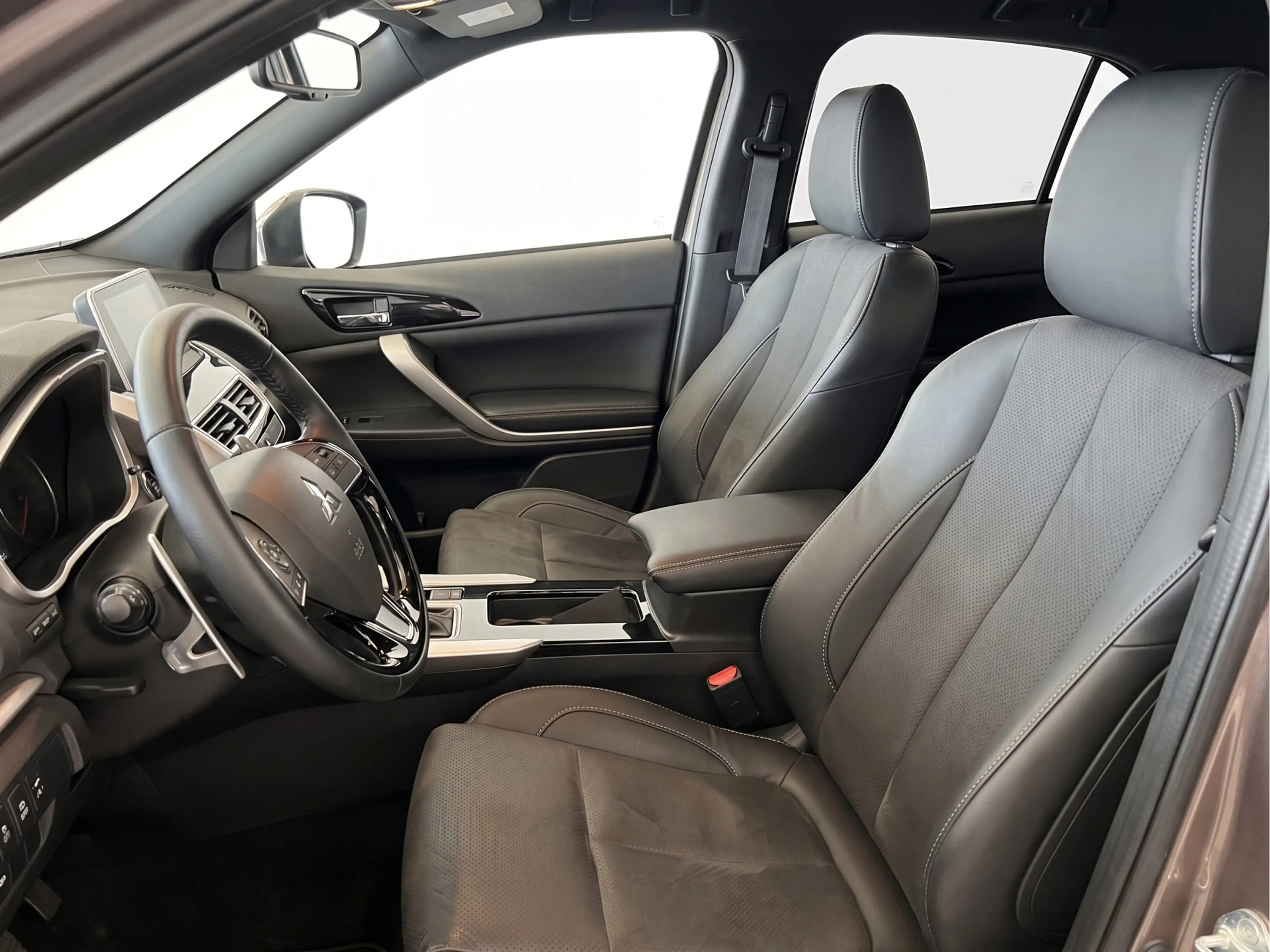 Mitsubishi Eclipse Cross 2.4 PHEV Instyle — photo 4