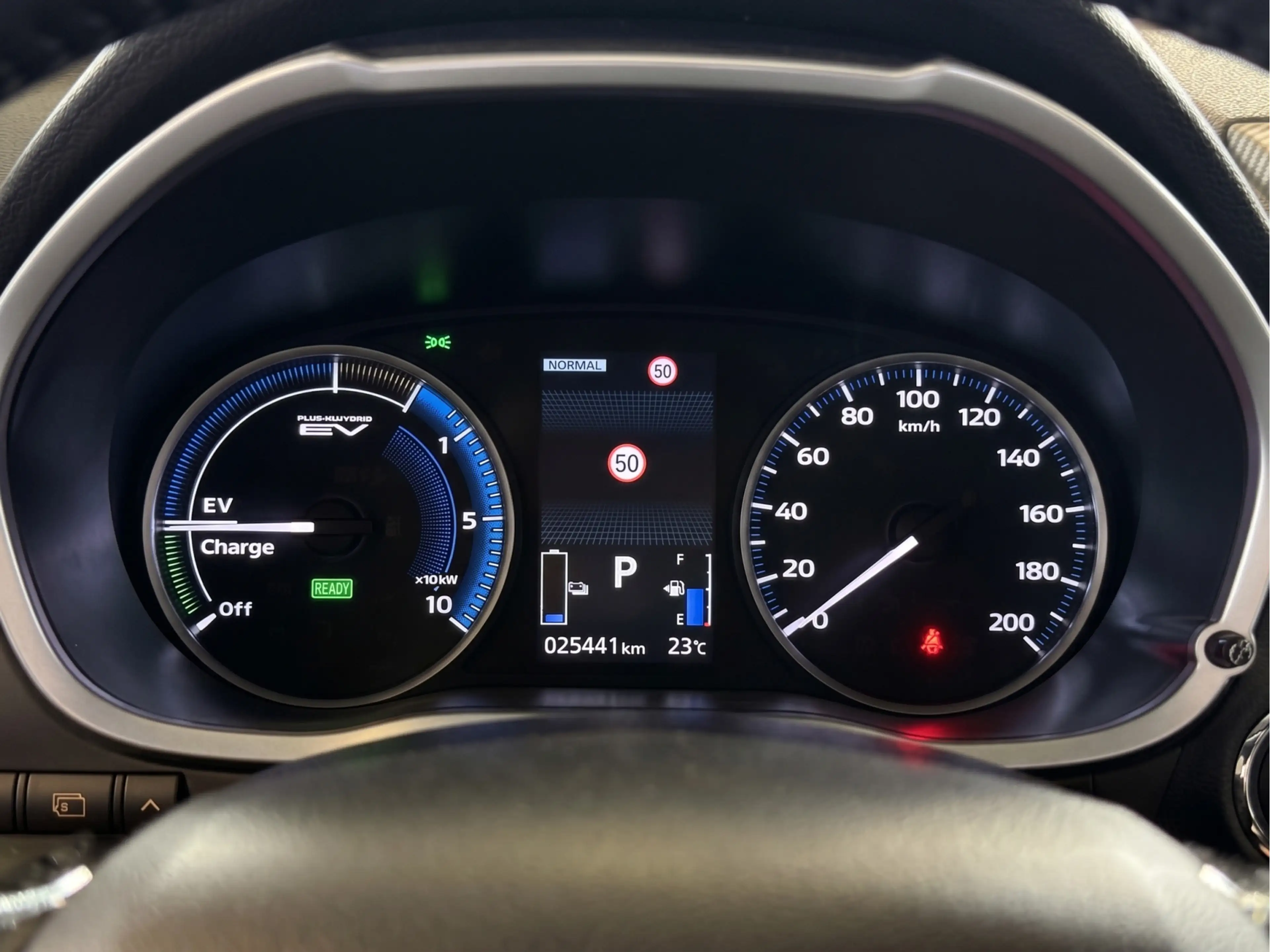 Mitsubishi Eclipse Cross 2.4 PHEV Instyle — photo 15