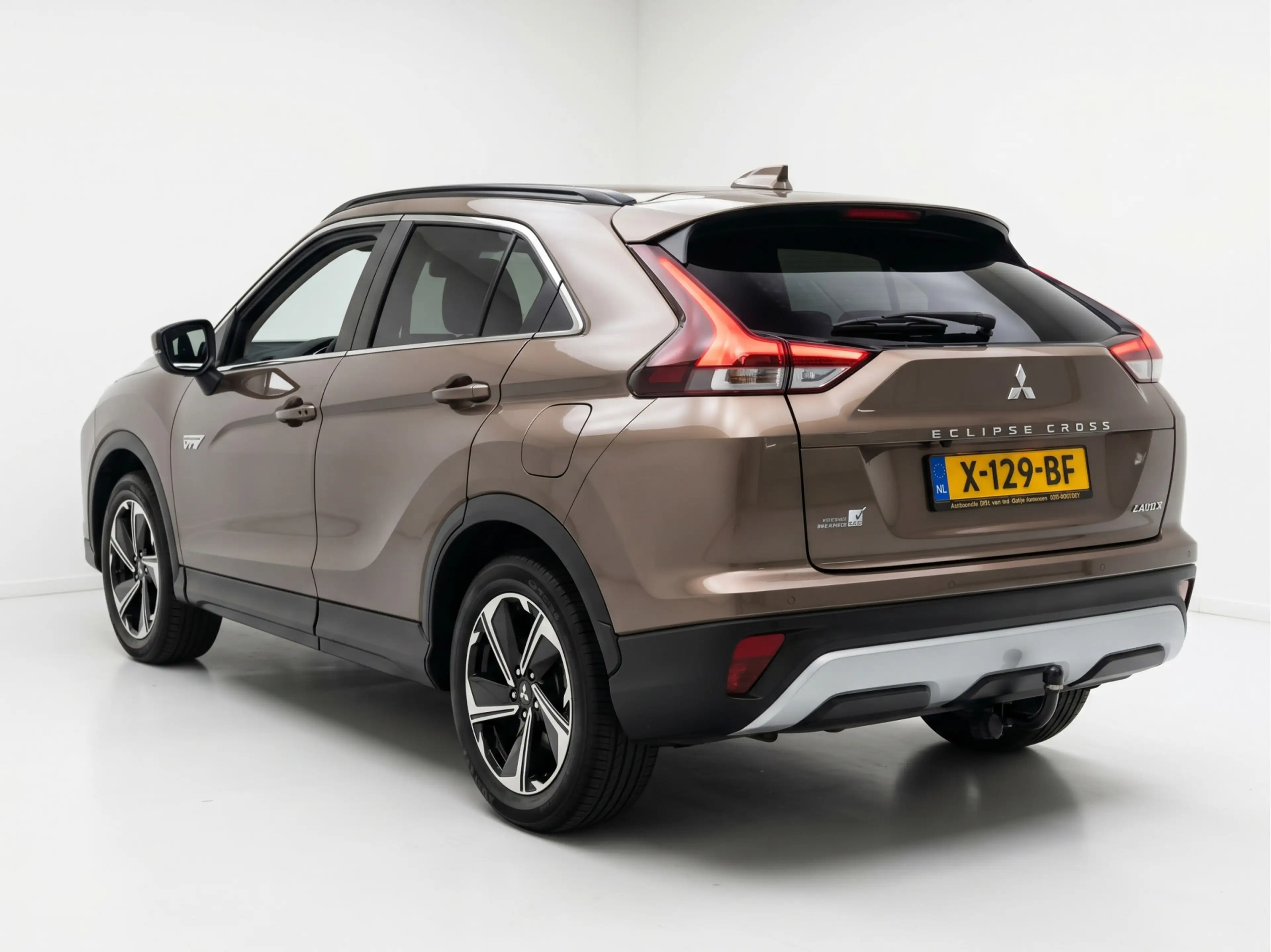 Mitsubishi Eclipse Cross 2.4 PHEV Instyle — photo 9