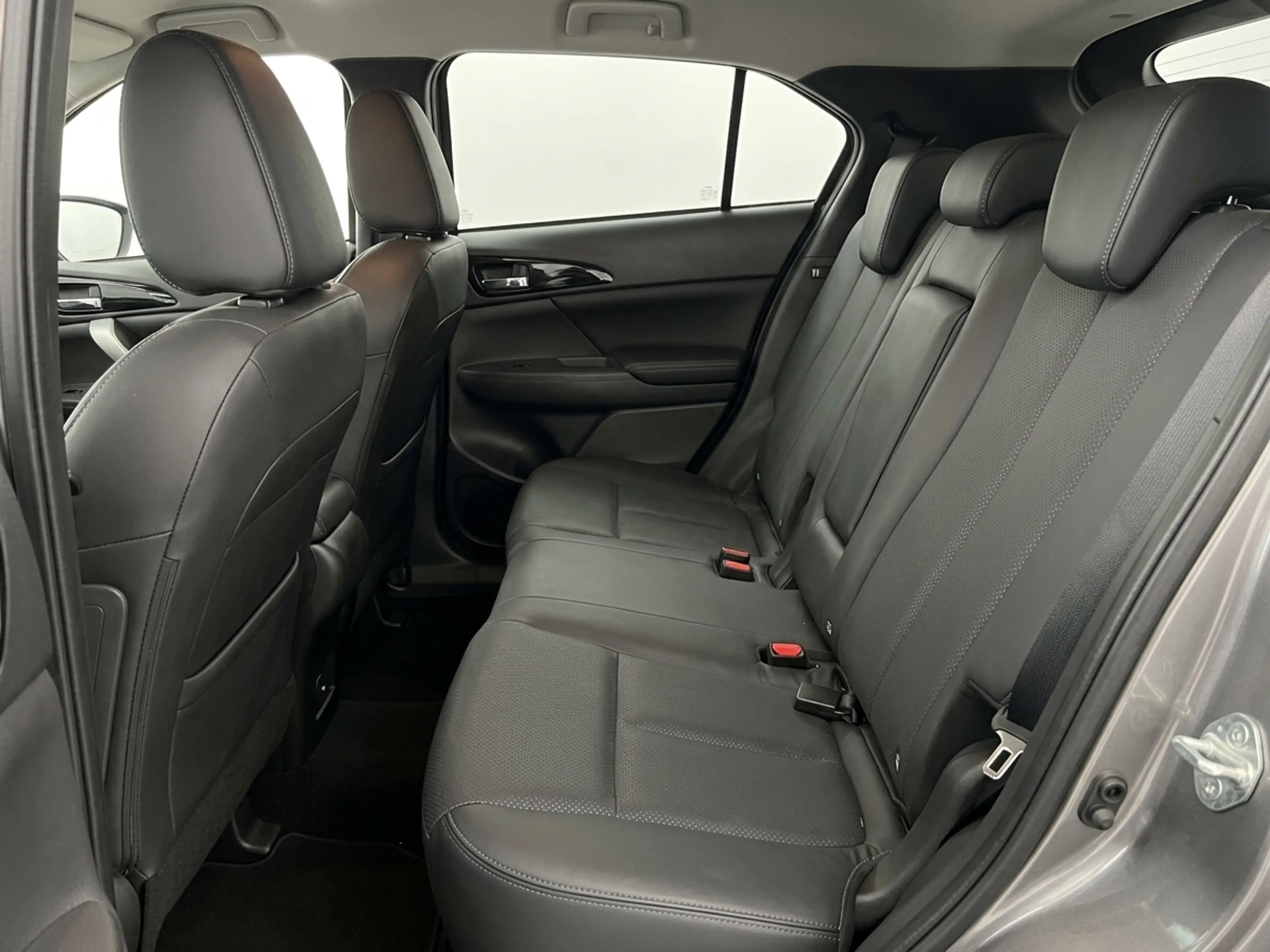Mitsubishi Eclipse Cross 2.4 PHEV Instyle — photo 6