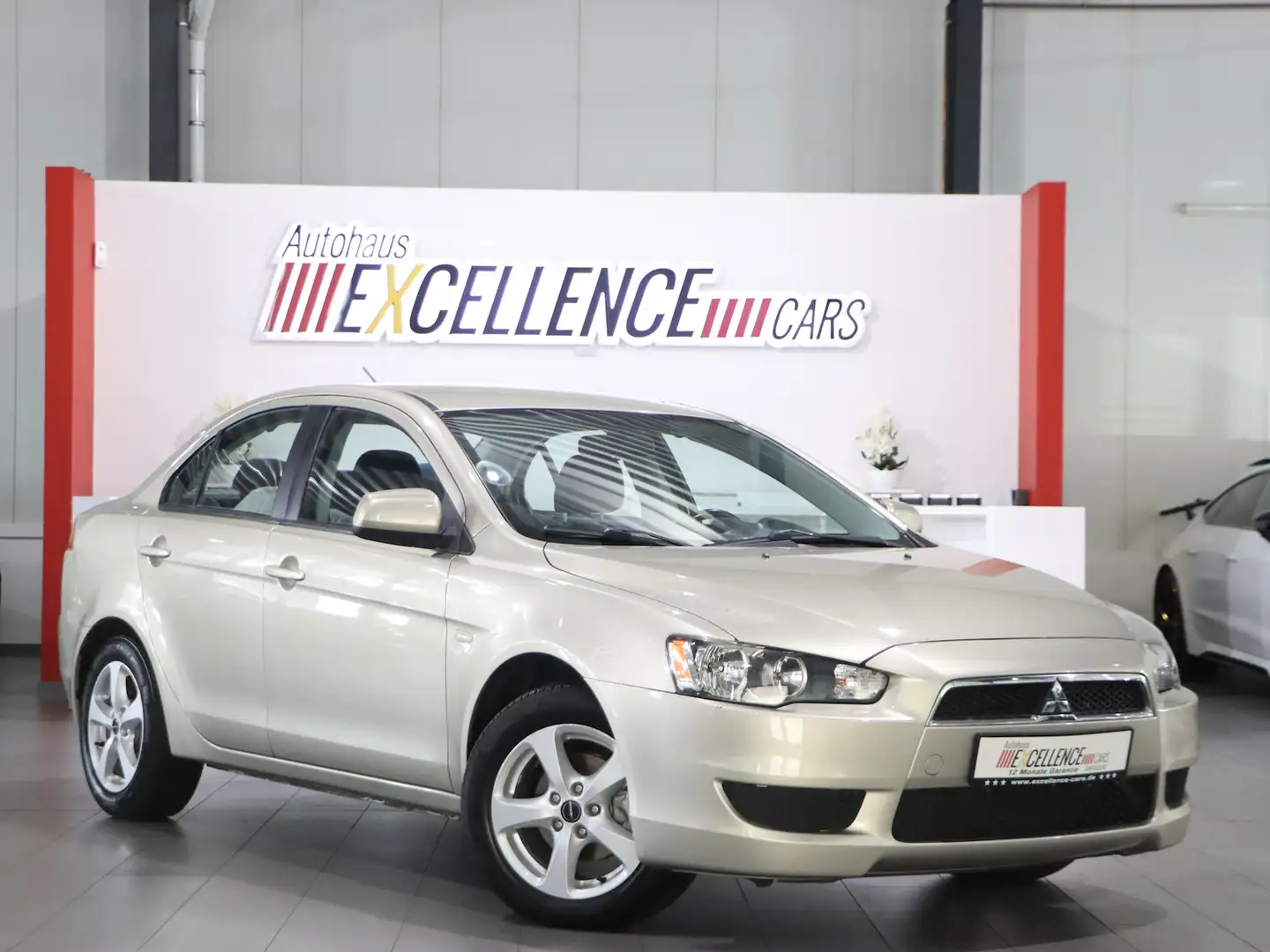 Mitsubishi Lancer LIMOUSINE 1.8 INVITE AUTOMATIK / TEMPOMAT Beige - 1