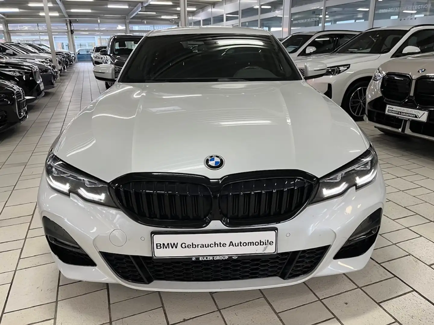 BMW 320 d A Limousine M Sport Parkass. Navi Memory SHZ LED Weiß - 2