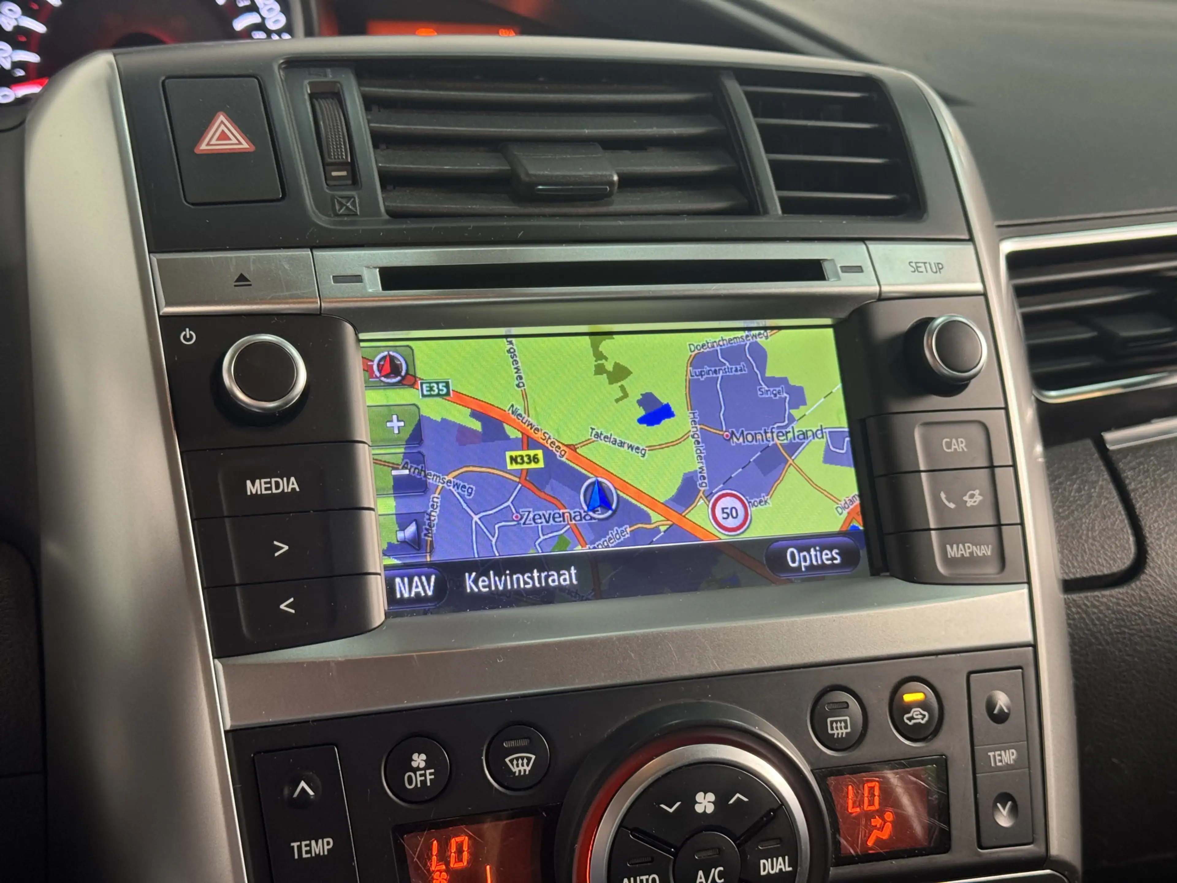 Toyota Verso 1.8 VVT-i Business | Stoelverwarming | Trekhaak | — photo 13