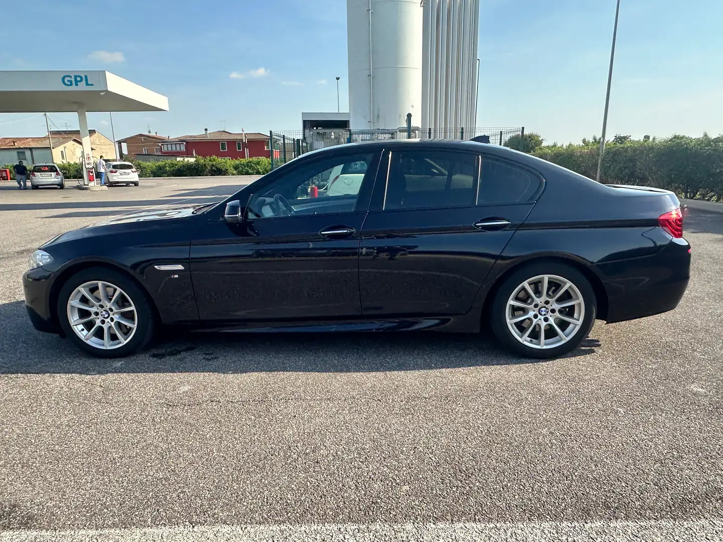 BMW 525 Serie 5 F10 Berlina 525d xdrive Msport auto E6 Noir - 2