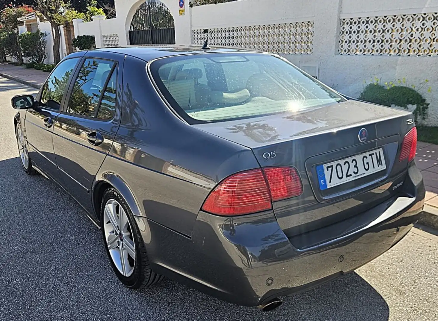 Saab 9-5 Sedán 2.3t Griffin Gris - 2