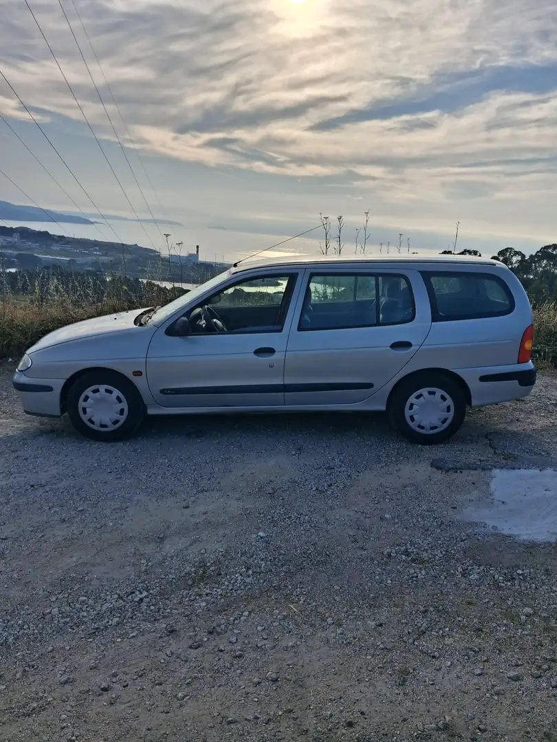Renault Megane Mégane Break 1.4 Authentique - 1