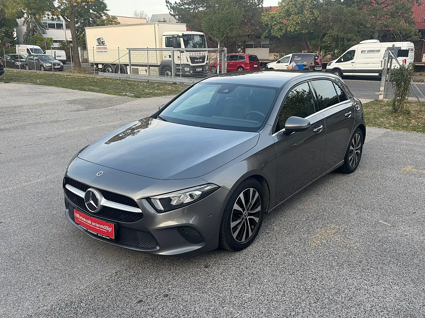 Mercedes-Benz A 180 d Style / 1BESITZ / NAVI / LED / RFK / Silber - 2