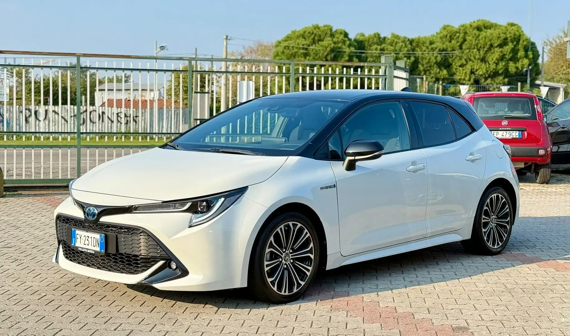 Toyota Corolla 1.8h Style cvt Bianco - 1