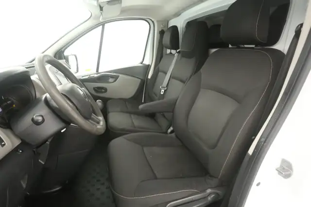 Renault Trafic view 10