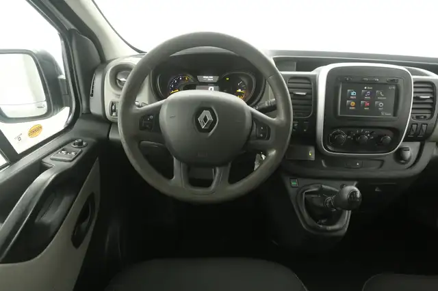 Renault Trafic view 2