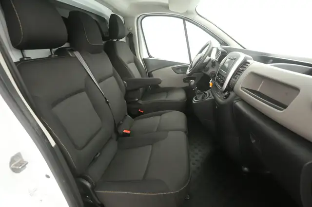 Renault Trafic view 11